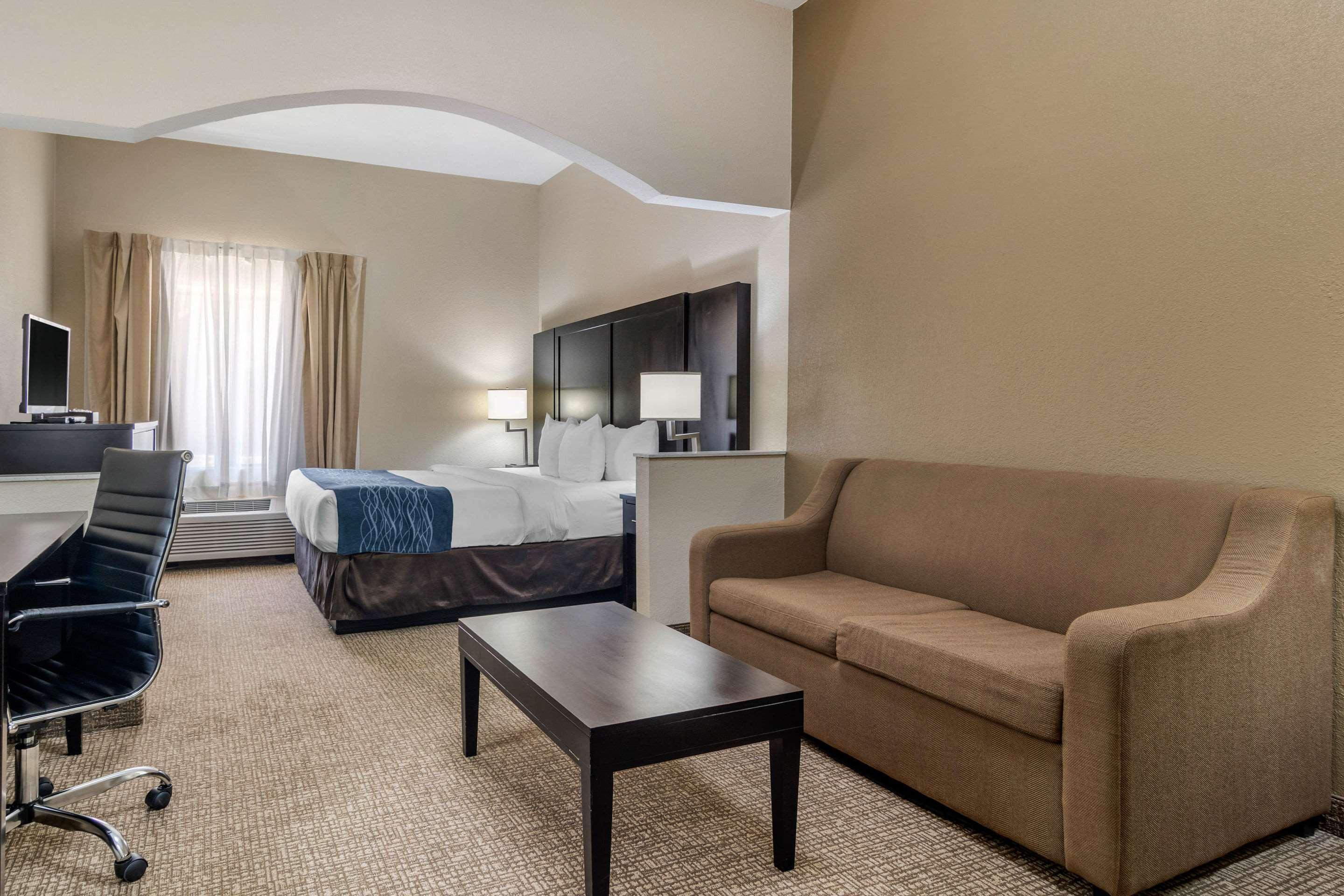 Comfort Inn & Suites Atlanta-Smyrna Exterior photo