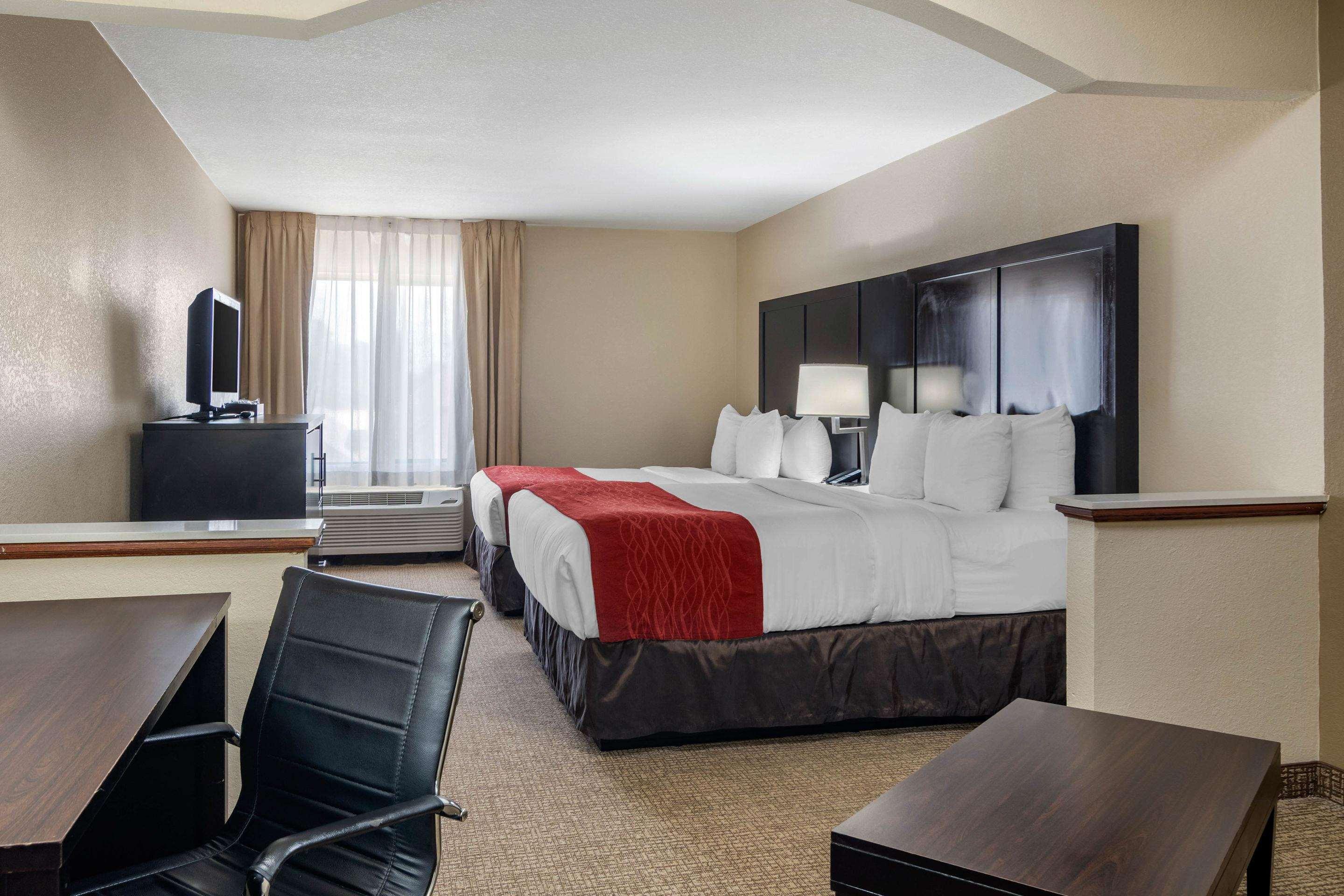 Comfort Inn & Suites Atlanta-Smyrna Exterior photo
